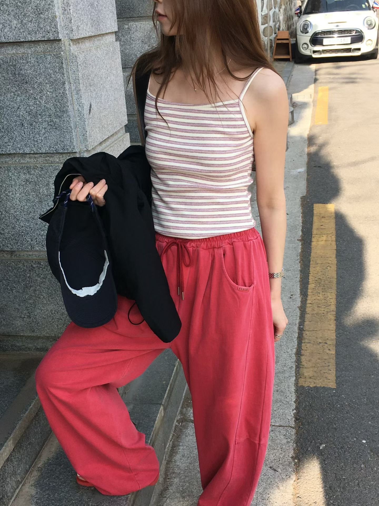 早鳥價開團中！《背心富翁》條紋細肩休閒背心