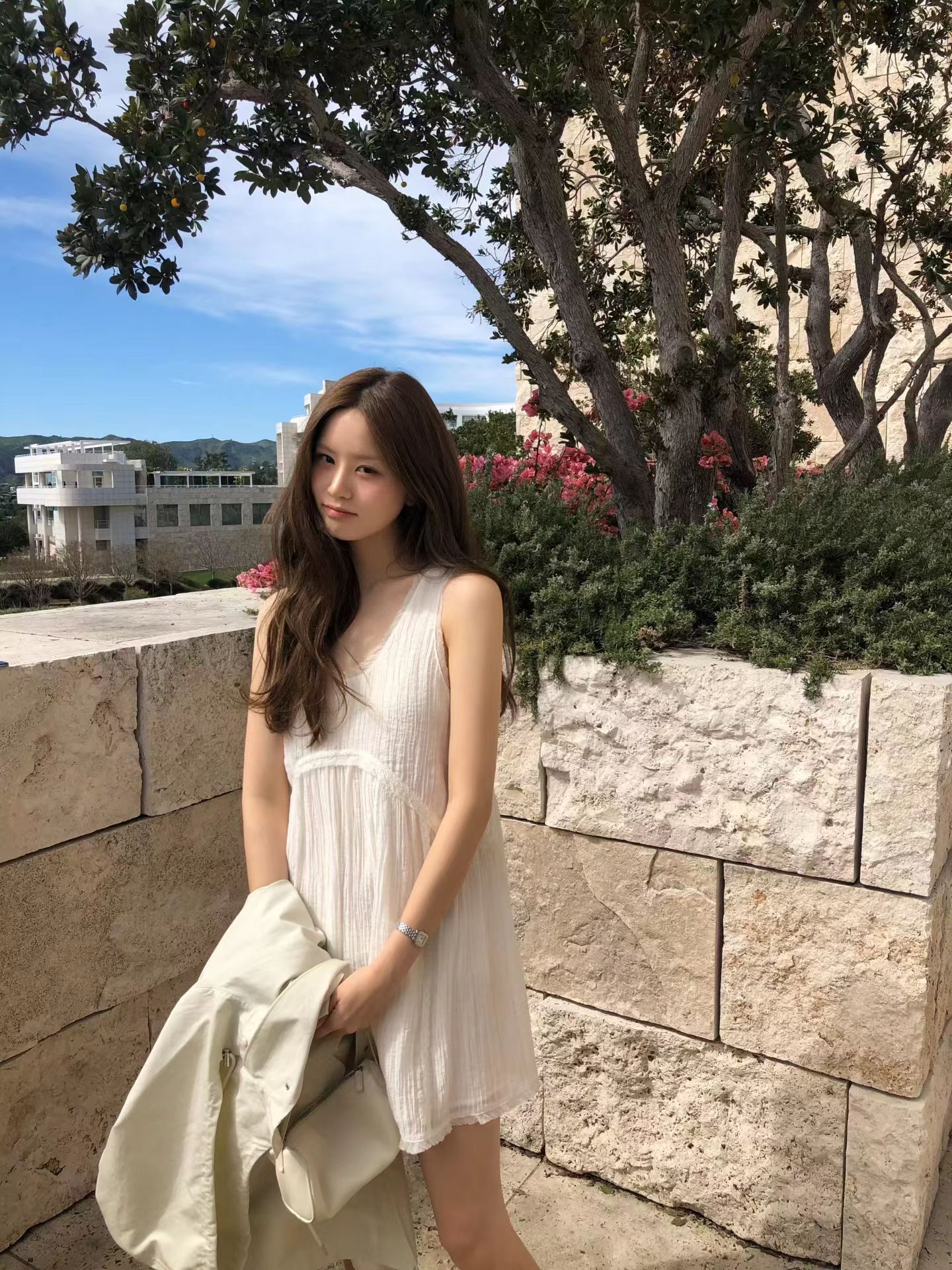 W5成團！《ounce》U neck仙女ops