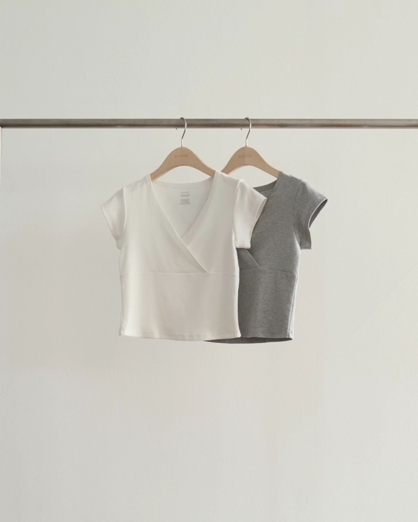 W10成團！《ounce》cross half tee