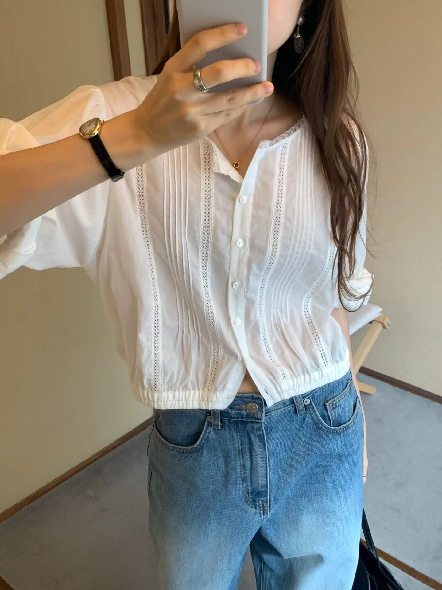 W6成團！《ounce》下擺鬆緊蕾絲blouse