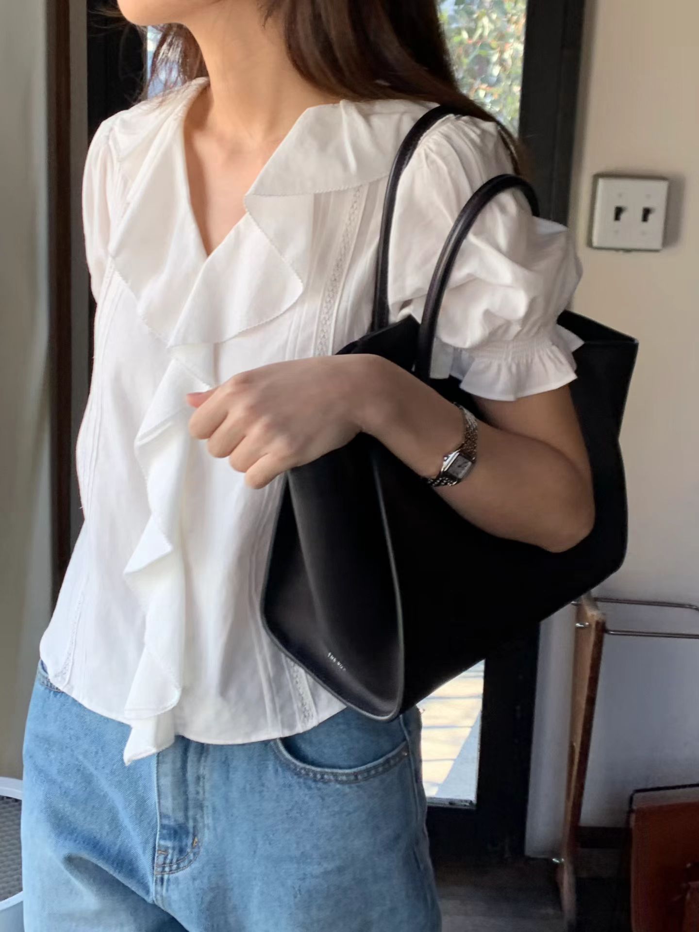 W6成團！《ounce》本周最推lace荷葉邊花苞袖襯衫