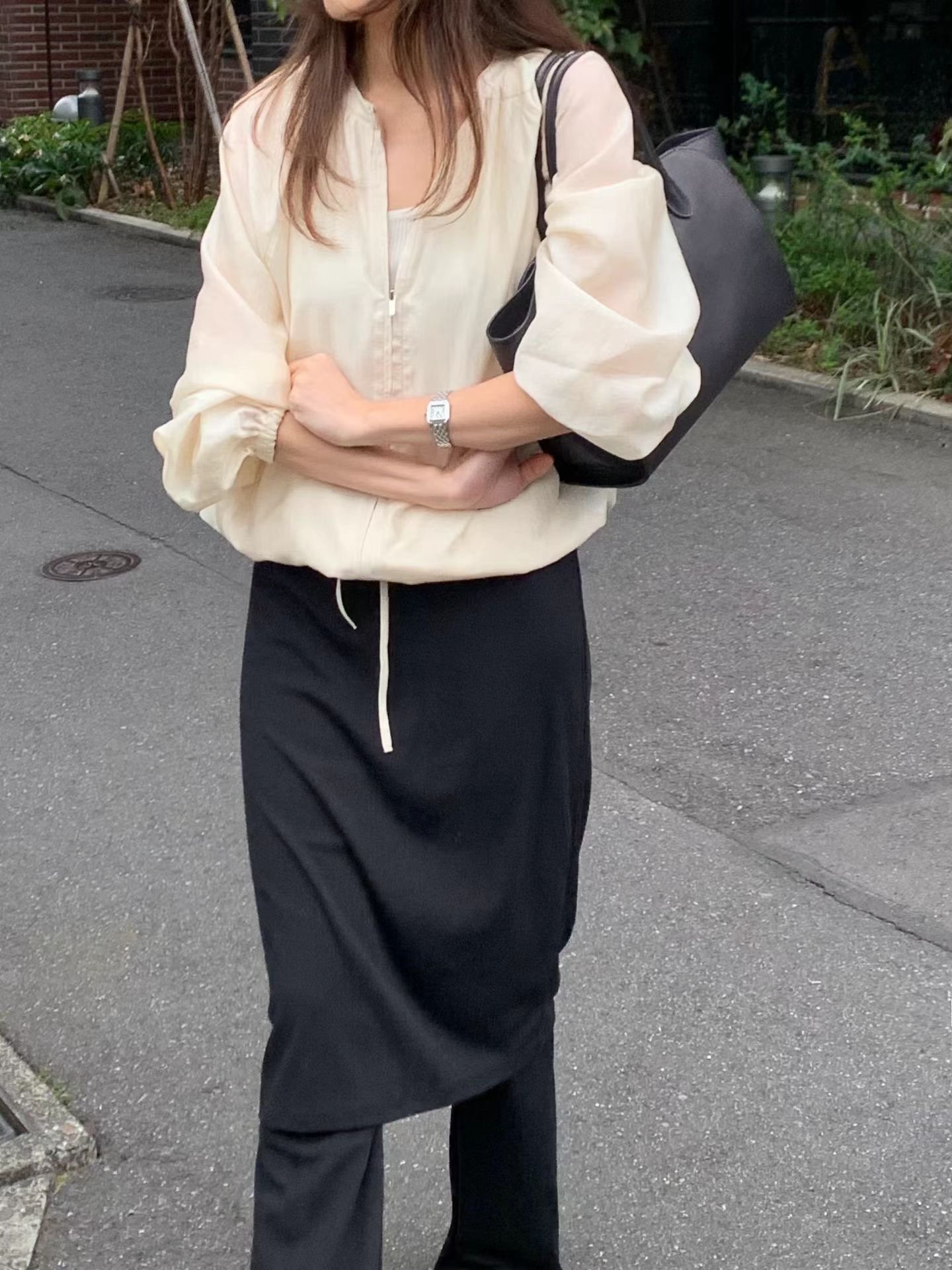 開團中早鳥價！《ounce》奶昔白杏拉鍊jumper