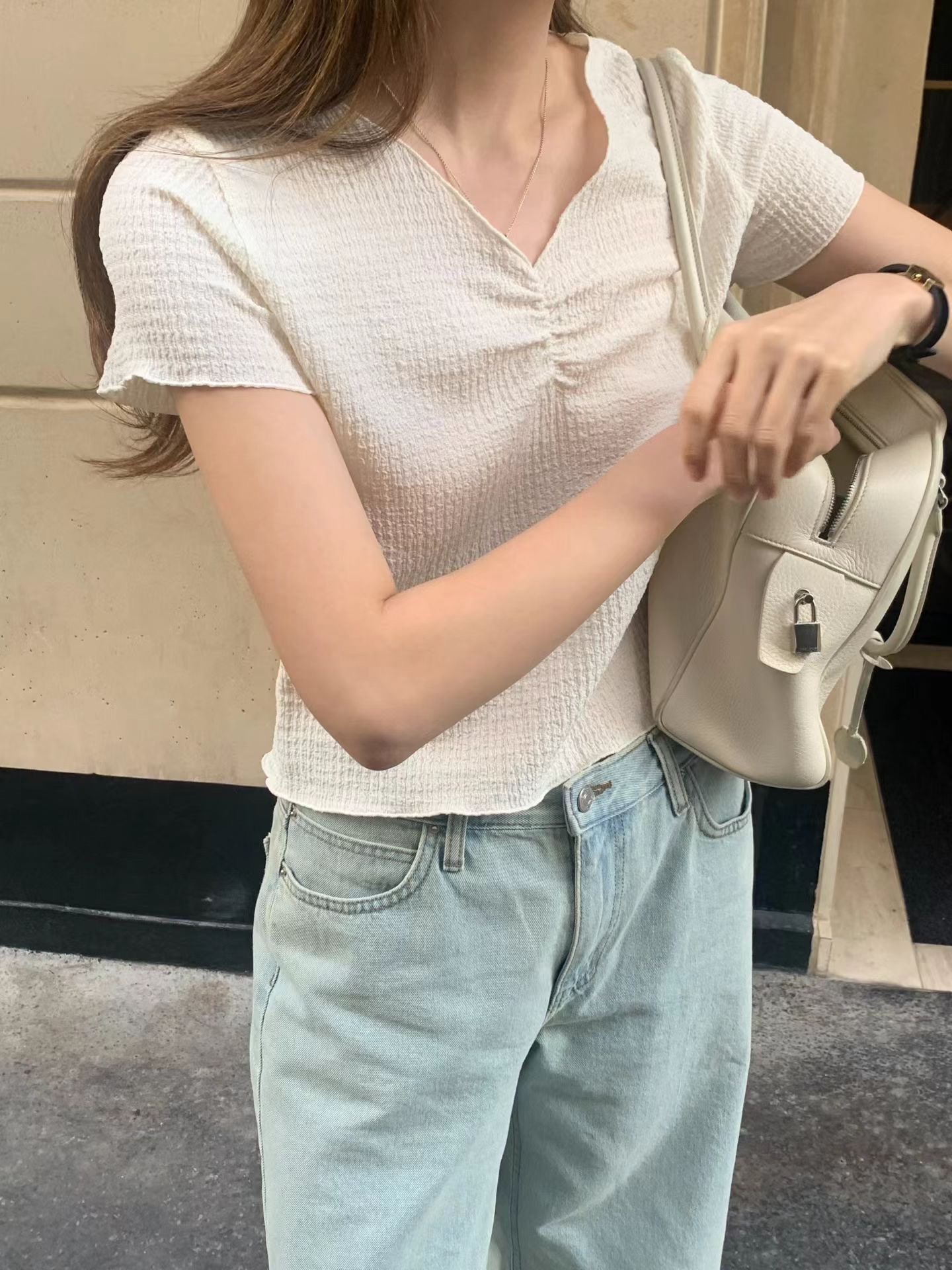 早鳥價開團中！《ounce》胸前抓皺短袖上衣