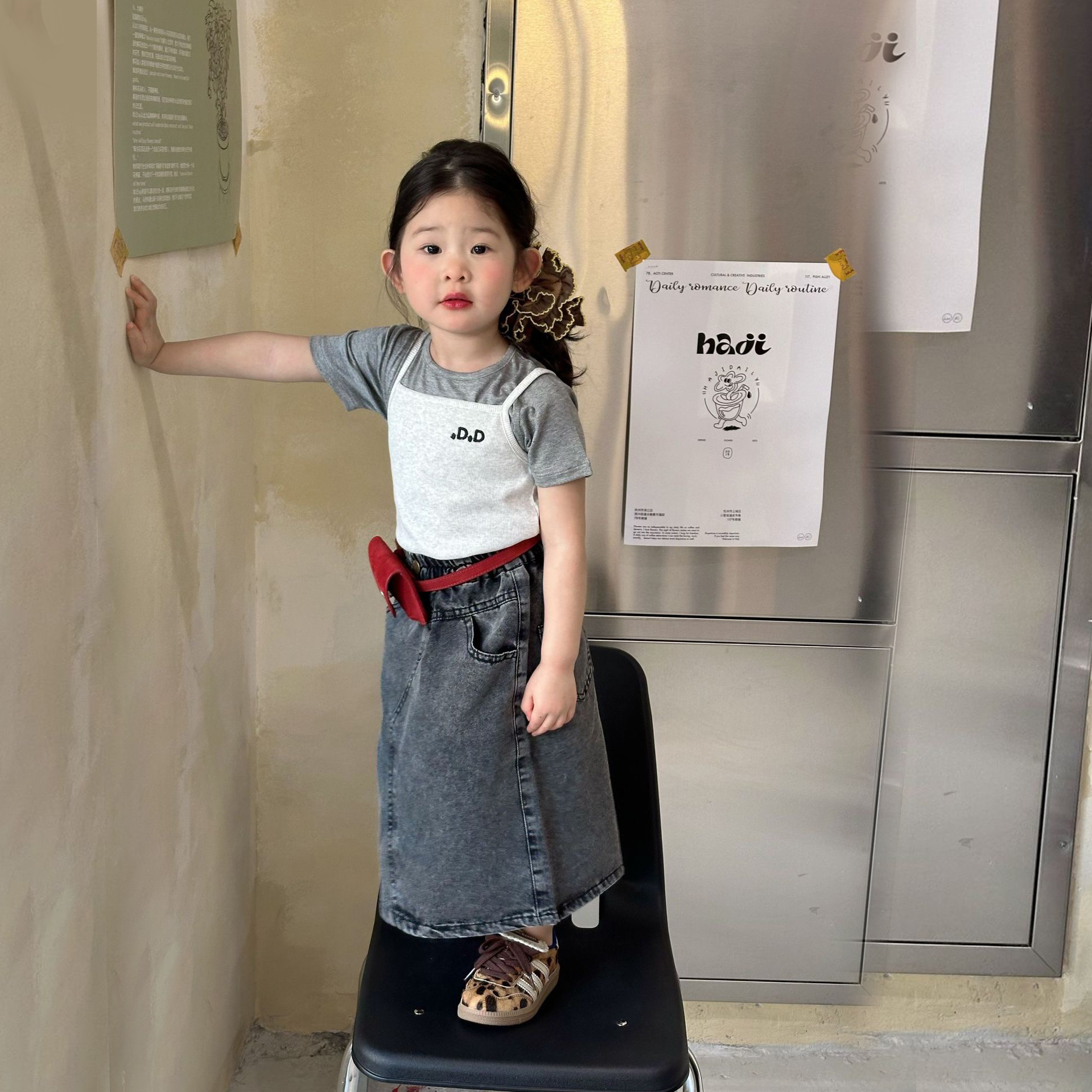 D1-002 韓版刺繡吊帶+短袖上衣2件套/牛仔裙