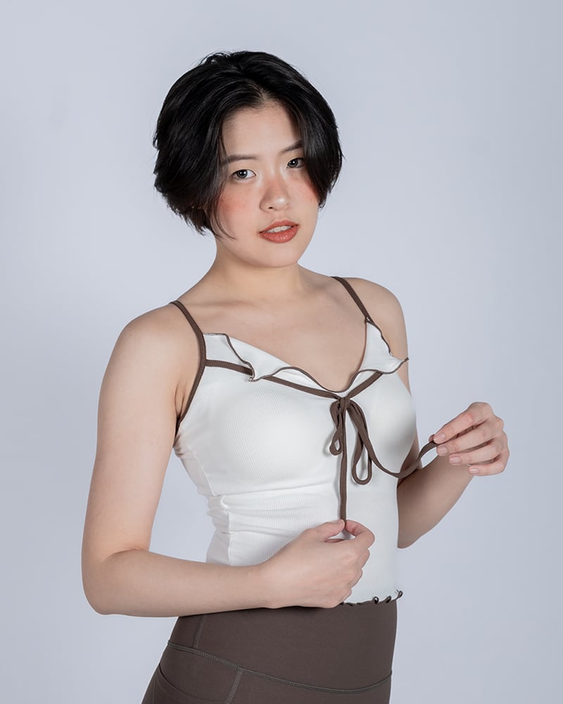 🍫 復古甜辣綁帶背心｜奶霜白