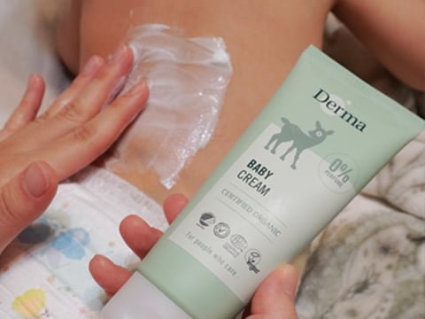 「洗髮沐浴露」不額外添加多餘的香精，成分單純