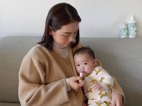 寶寶也能用的100%源自天然護脣膏