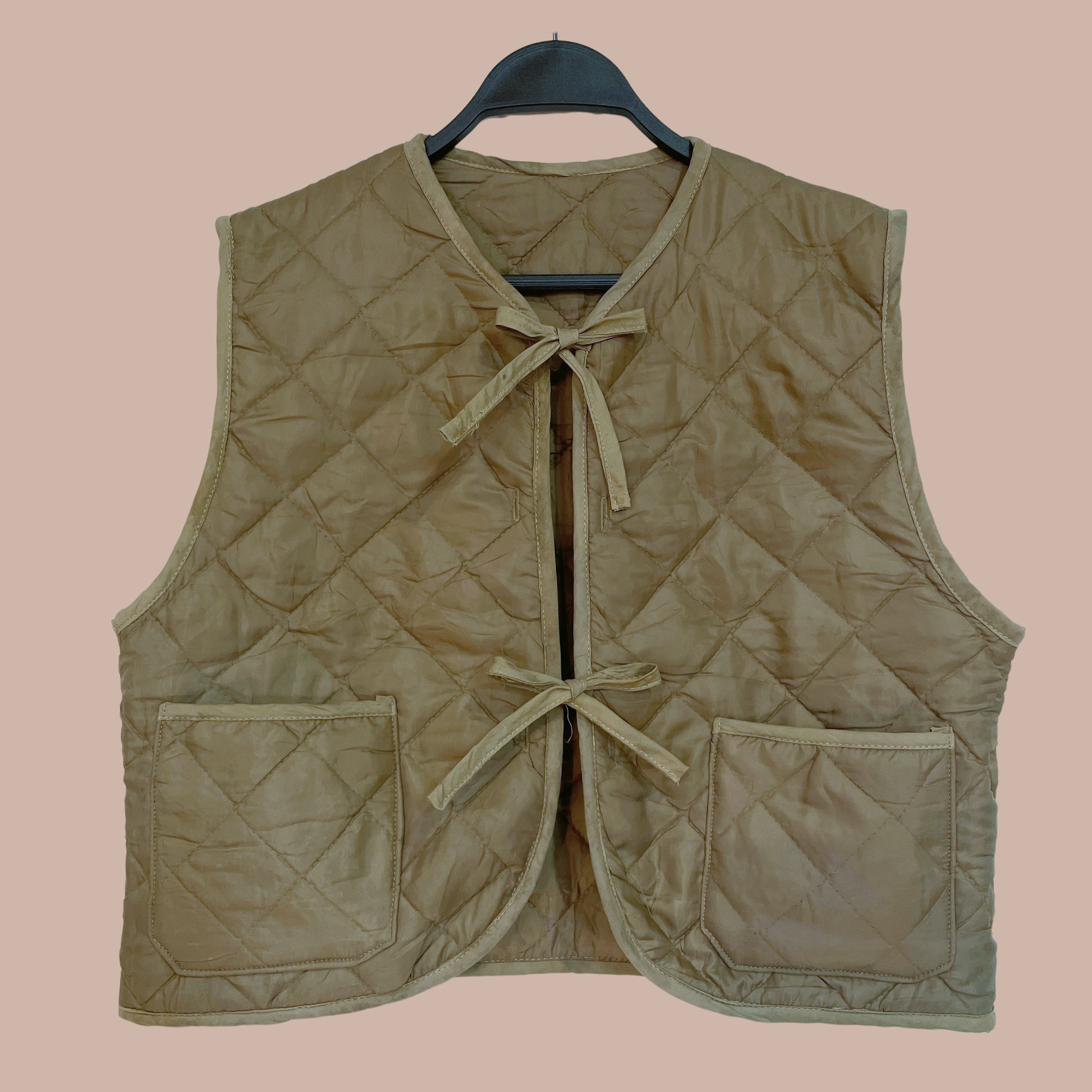 ✿眨眼有電✿ {K0096}  瑕疵特價 liner改製短版綁帶鋪棉背心