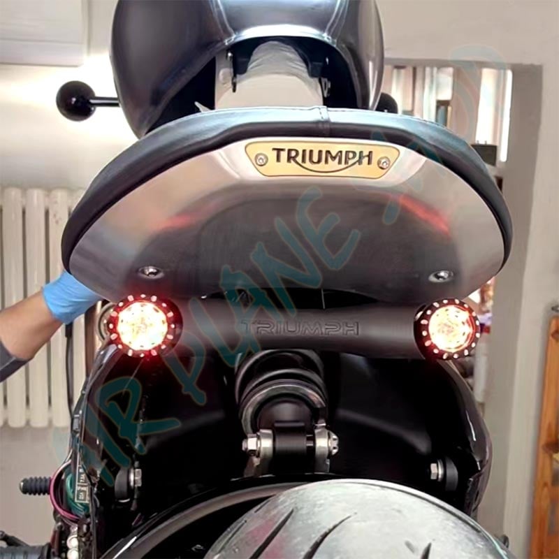 凱旋bobber整合式方向燈  triumph bobber整合式尾燈 bobber尾燈