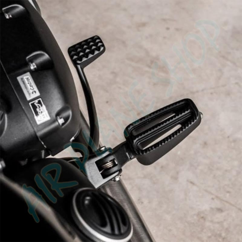 凱旋bobber金屬踏板