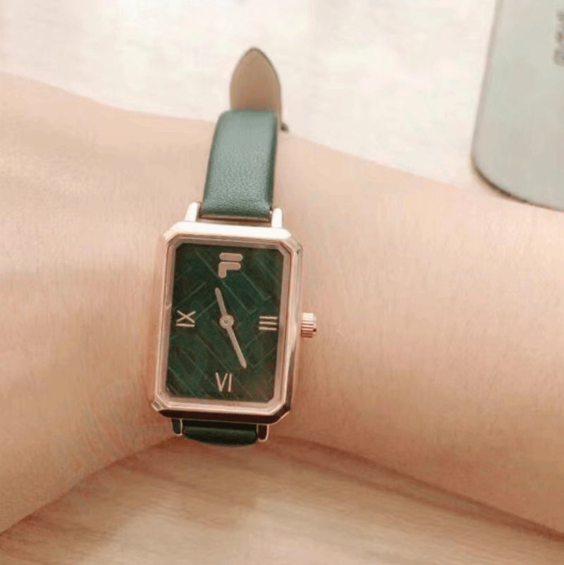 FILA復古女錶  方錶 方面盤 小錶徑