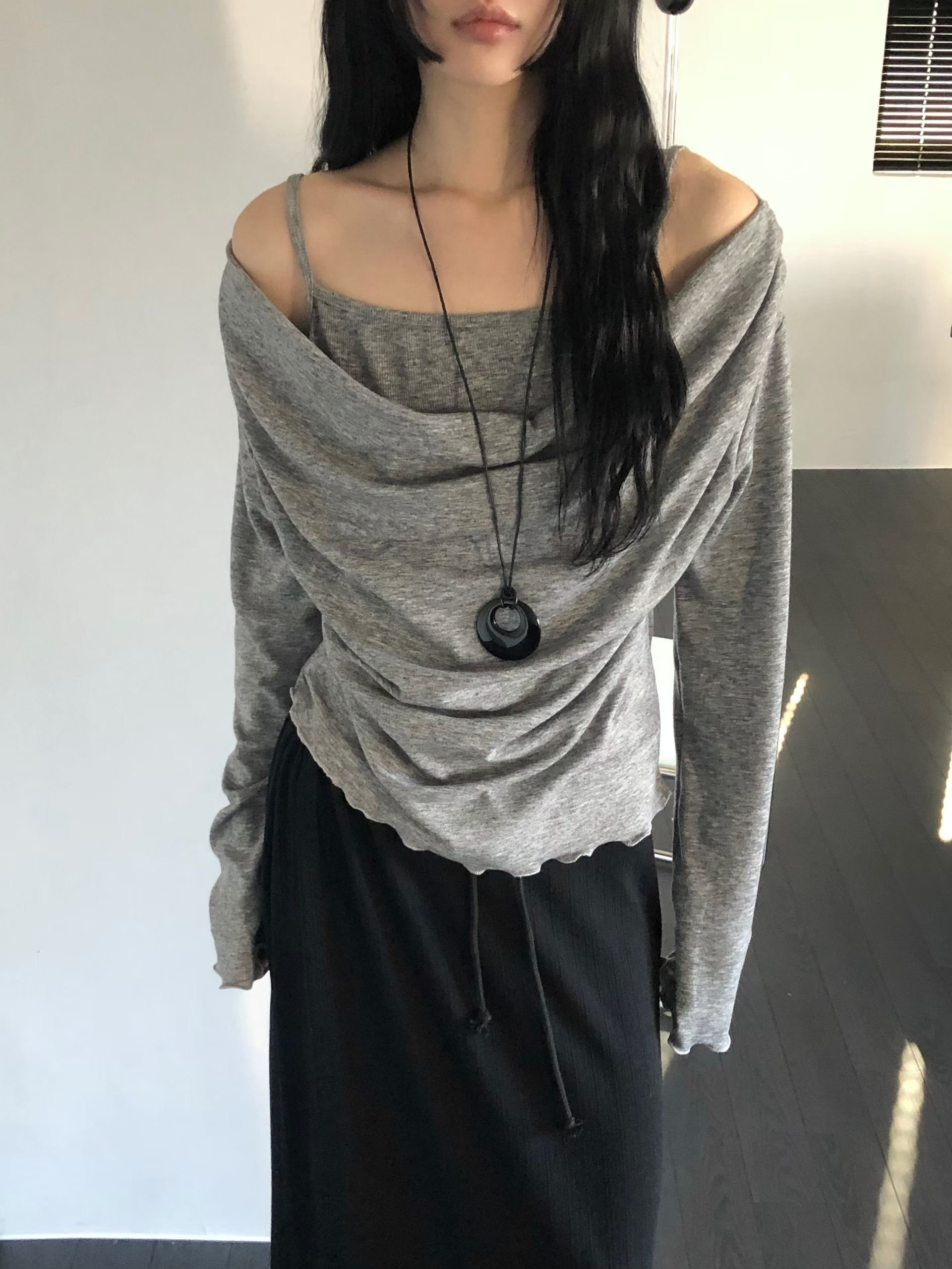 B03 微露肩假兩件上衣