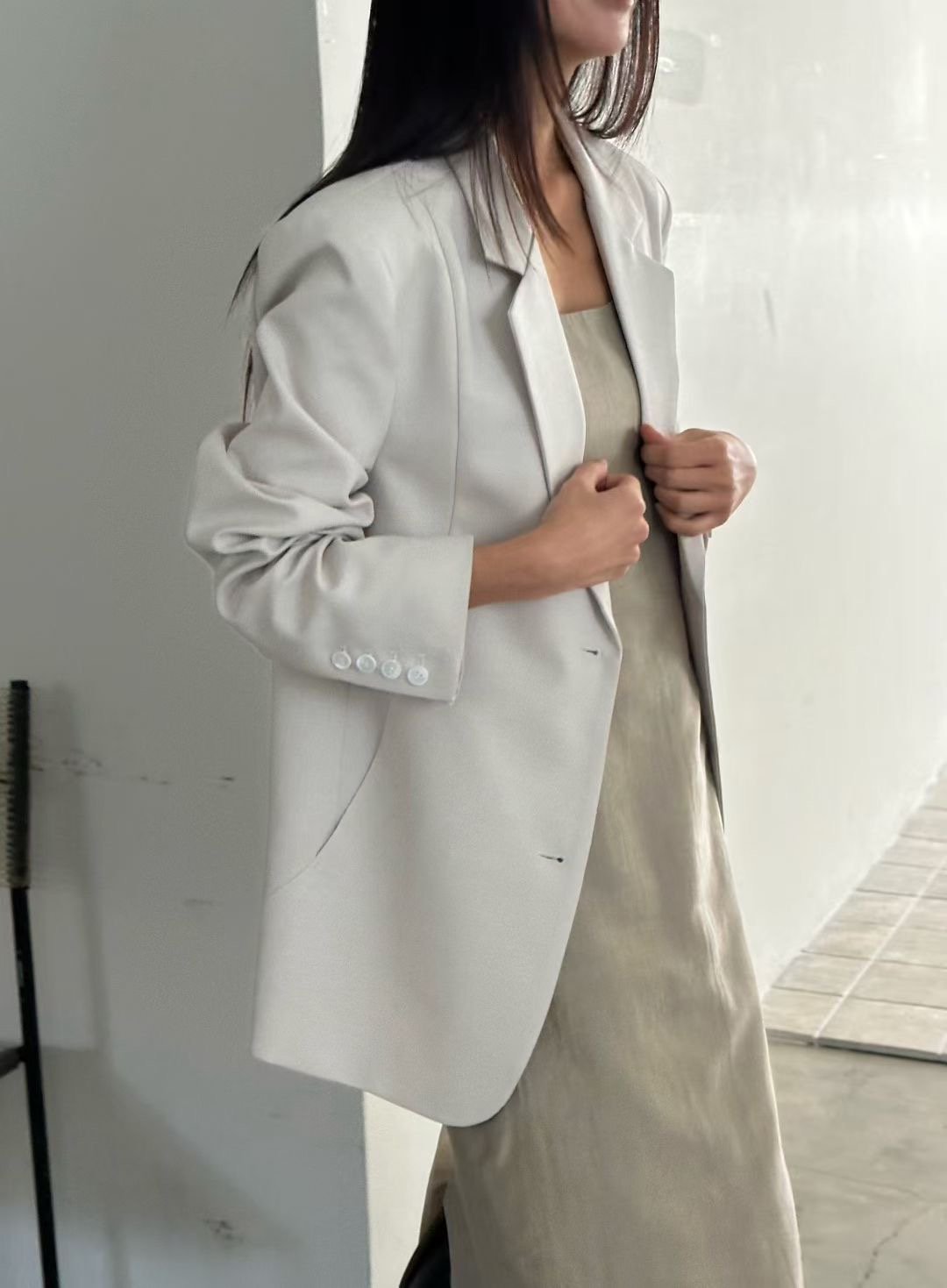 B07 細節腰身線條西裝外套