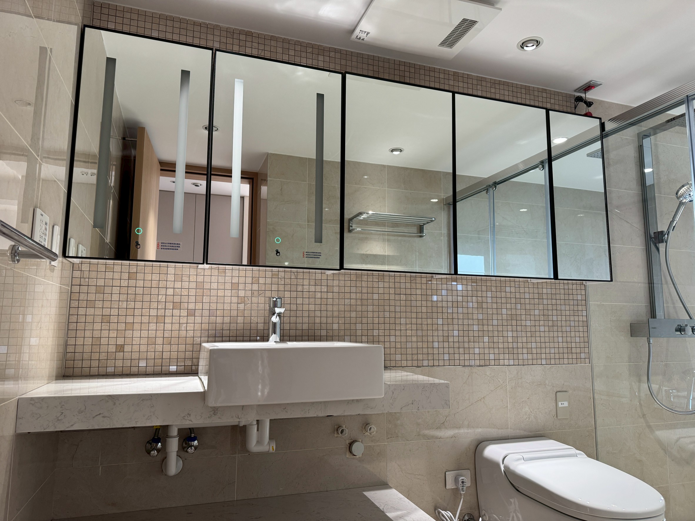 鋁框鏡箱吊櫃組