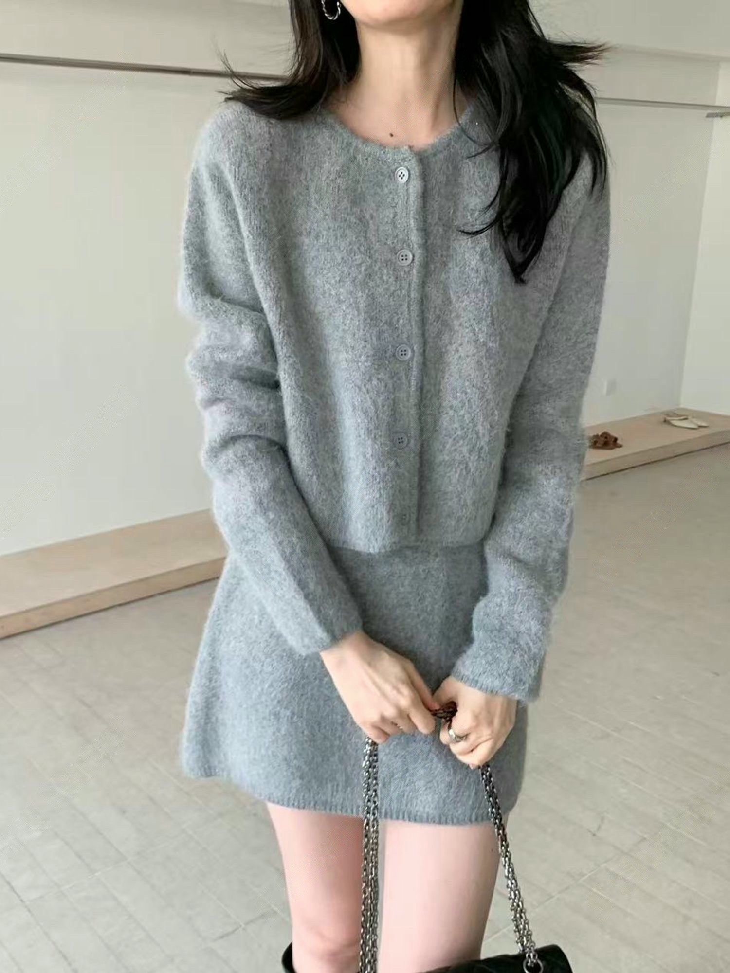 短毛圓領排釦針織衫＋鬆緊Ａ字短裙SET