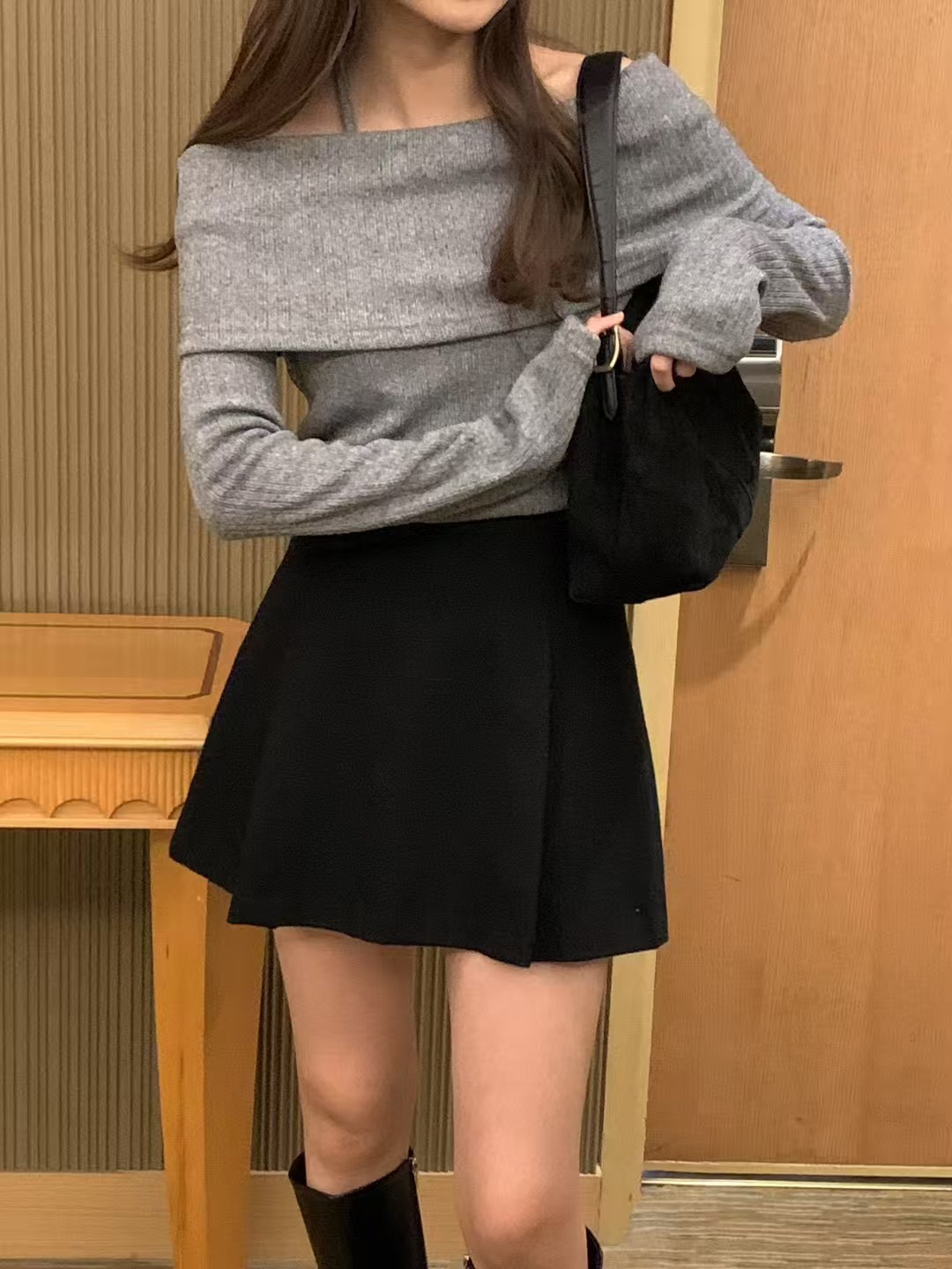 繞頸綁結反摺領薄款針織衣