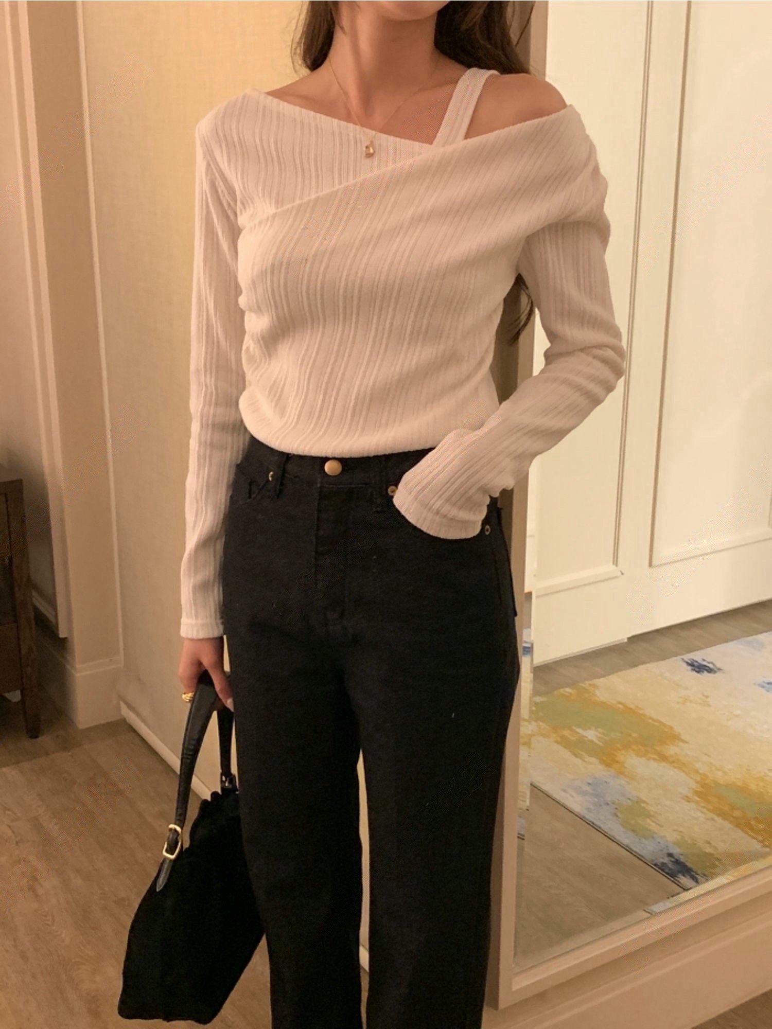 單肩交叉壓紋素色薄款Ｔ