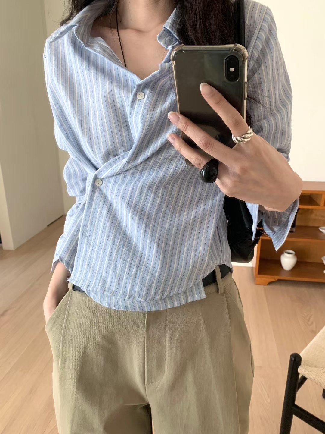 可側釦直紋短版襯衫