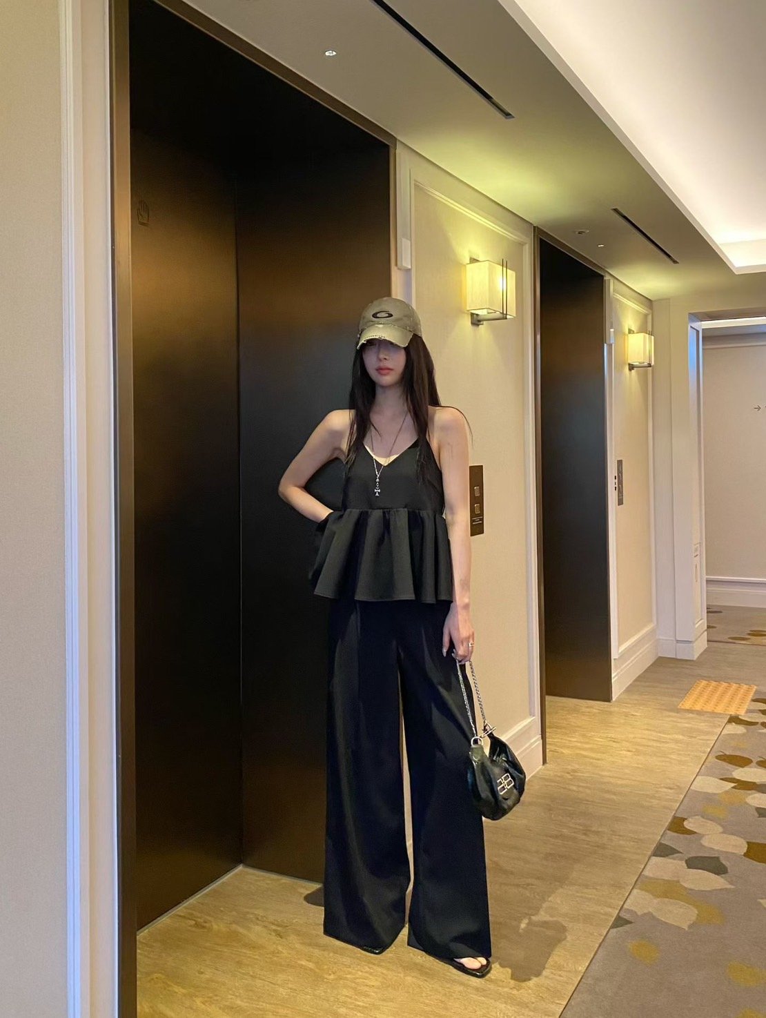細肩膀帶傘擺背心＋鬆緊寬褲SET(可拆買）