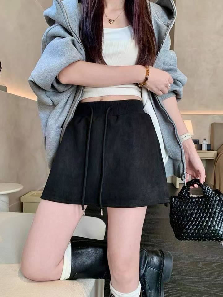 麂皮A字抽繩短褲裙