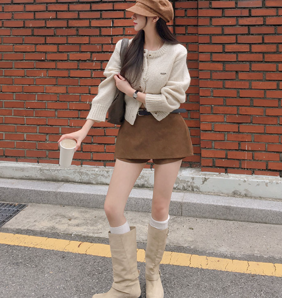 低腰辣款麂皮短褲裙（附皮帶）