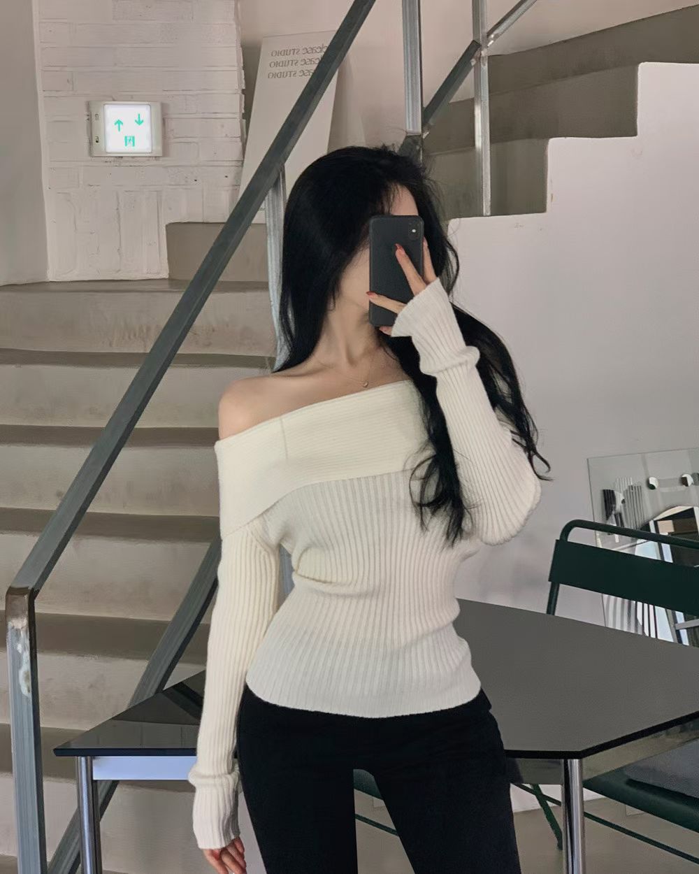 反摺平口翻領坑紋針織上衣