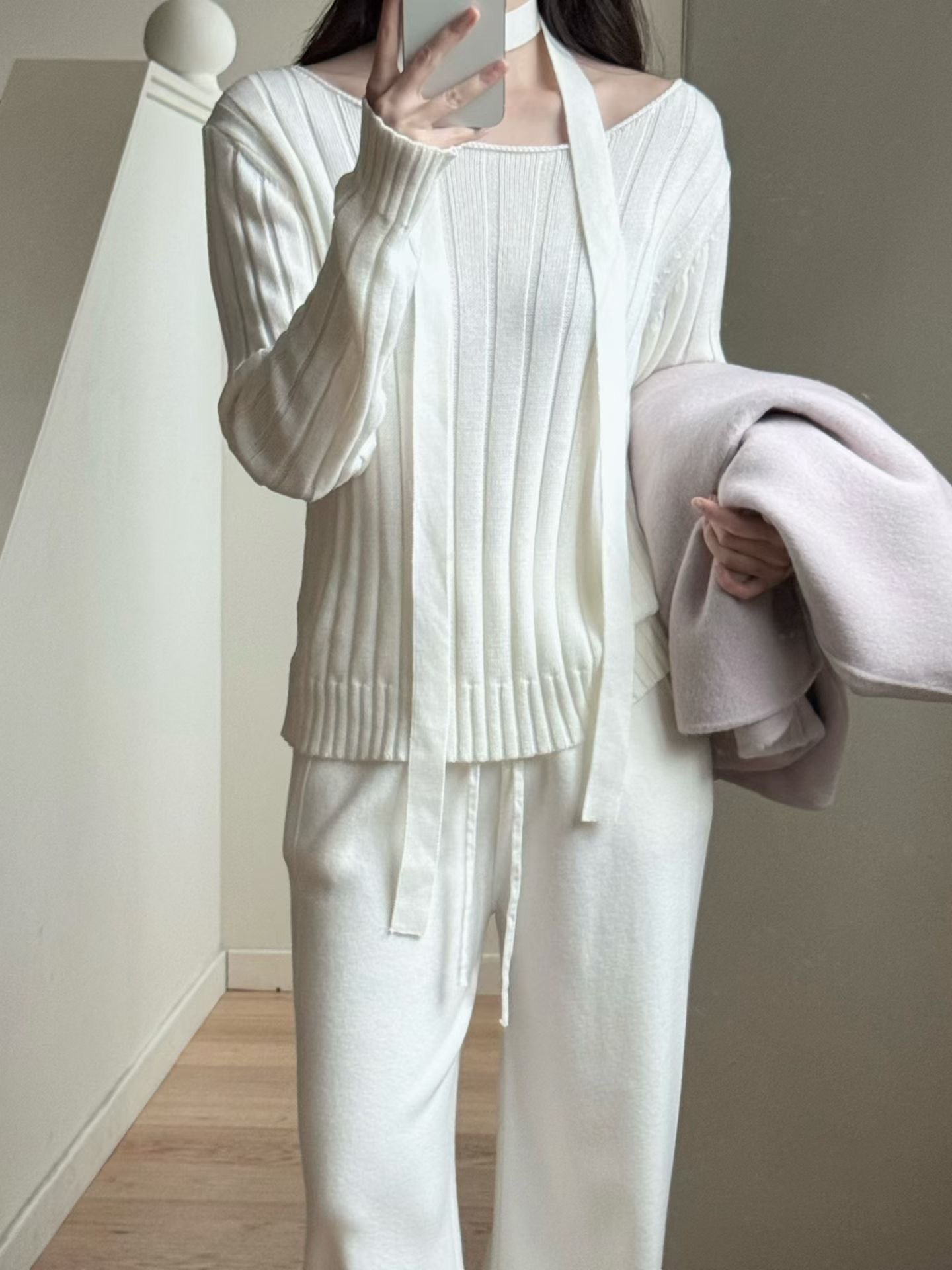 大圓領落肩坑紋針織衣（附綁帶)