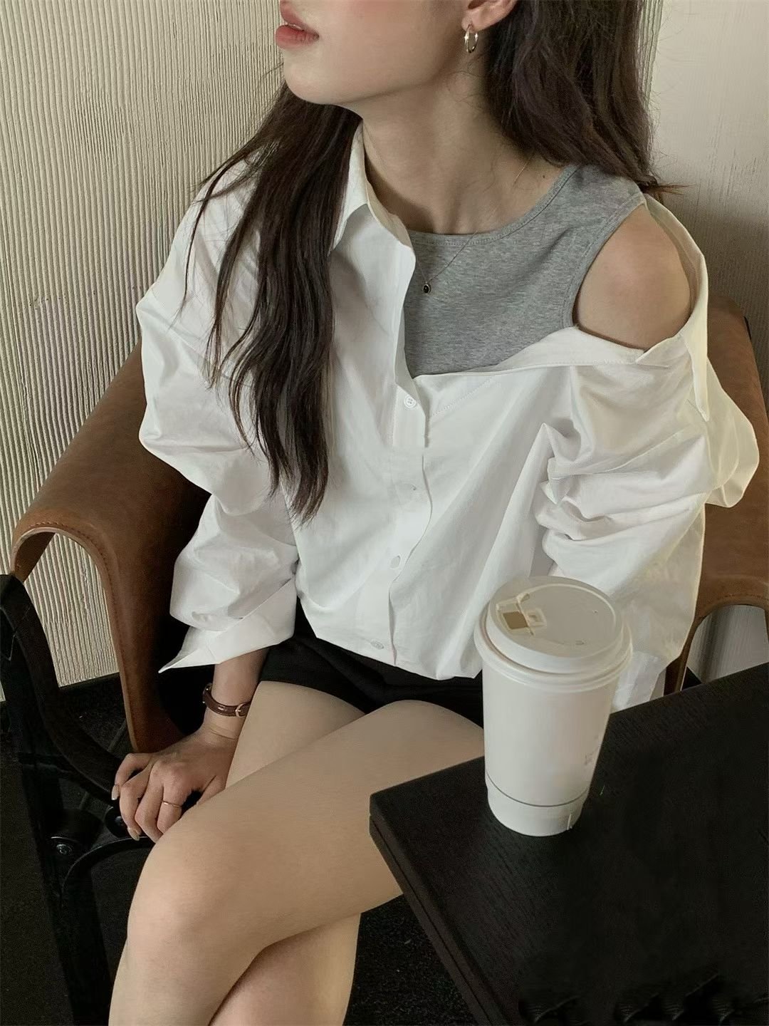 單邊露肩背心造型假兩件襯衫