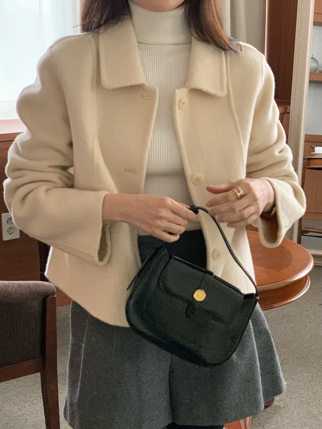 翻領兩側壓線羊毛80%手工外套