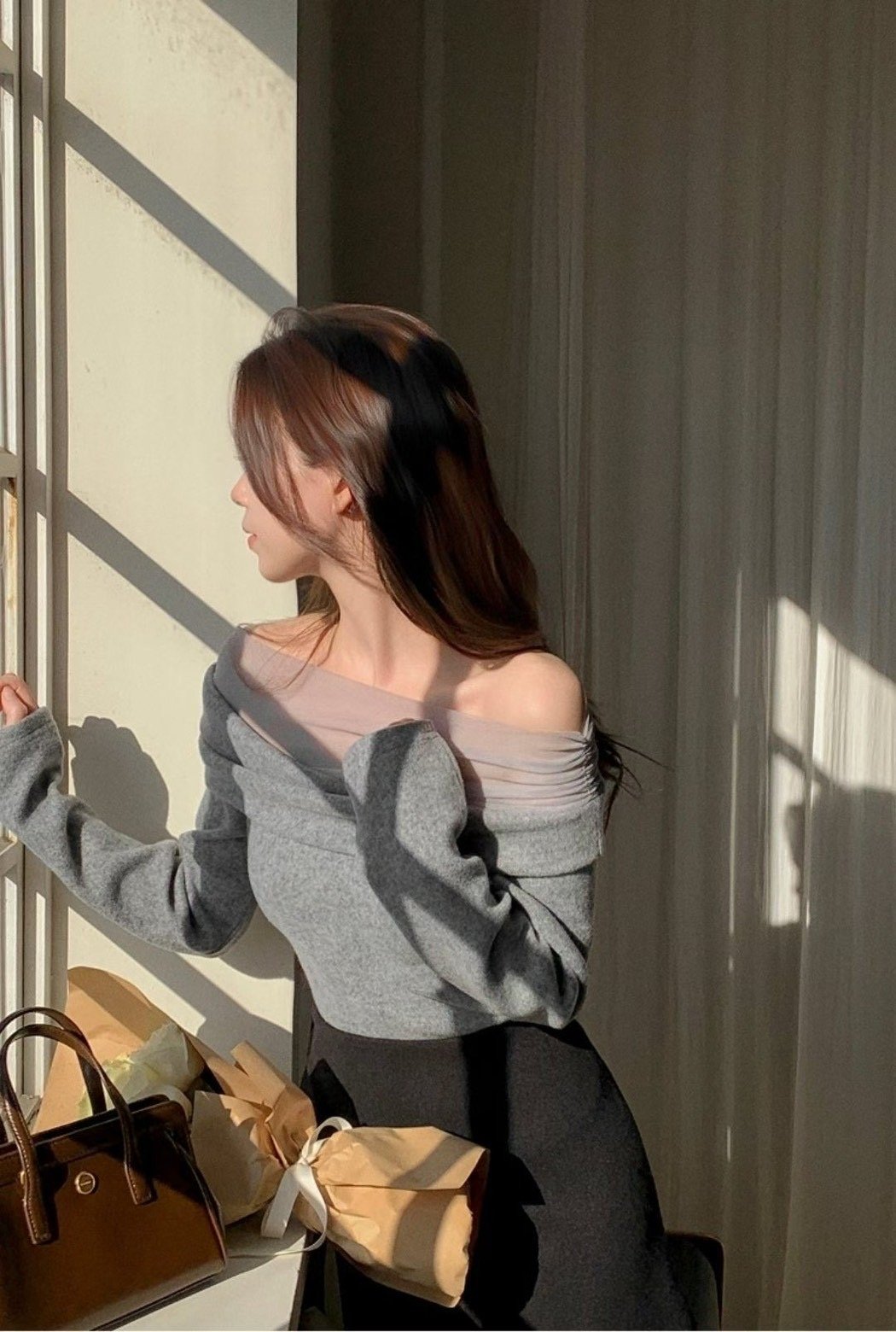 一字領網紗拼接上衣