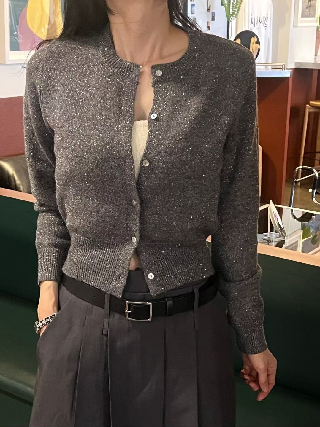 圓領小水鑽薄款針織衫