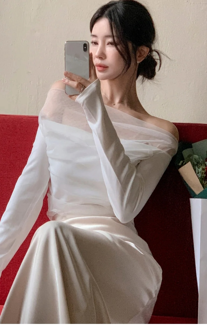 拼接歐根紗側邊抓皺平領上衣