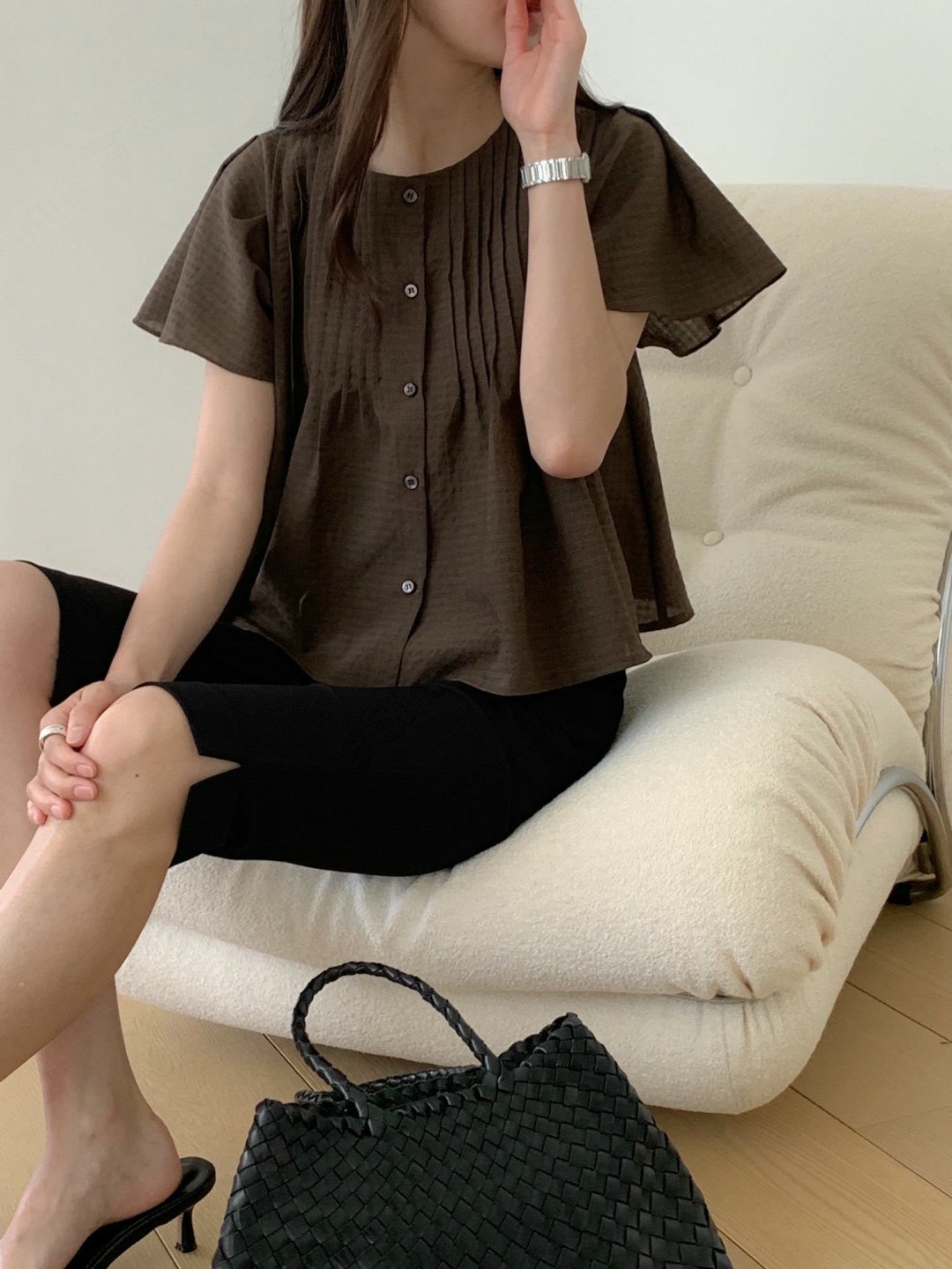 圓領打褶造型壓紋傘擺棉麻衫