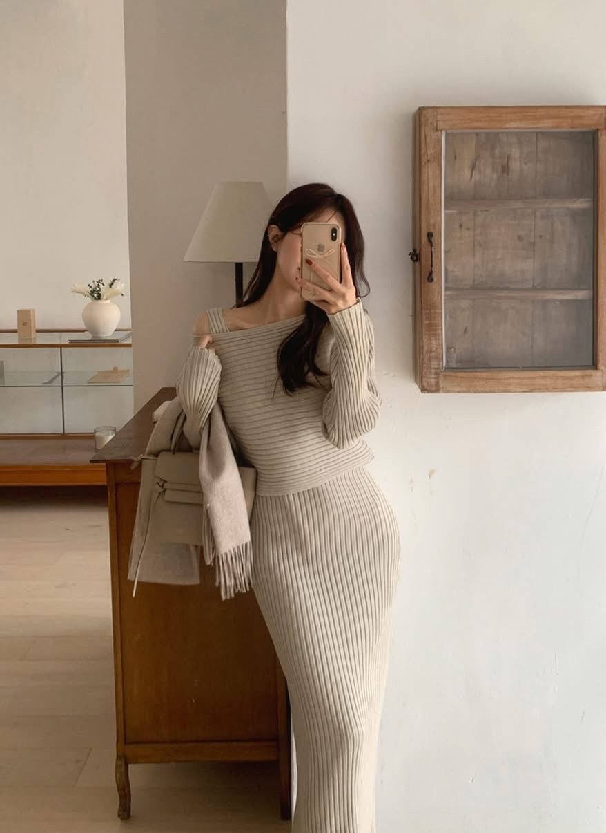 短板針織衫+坑紋針織背心長洋