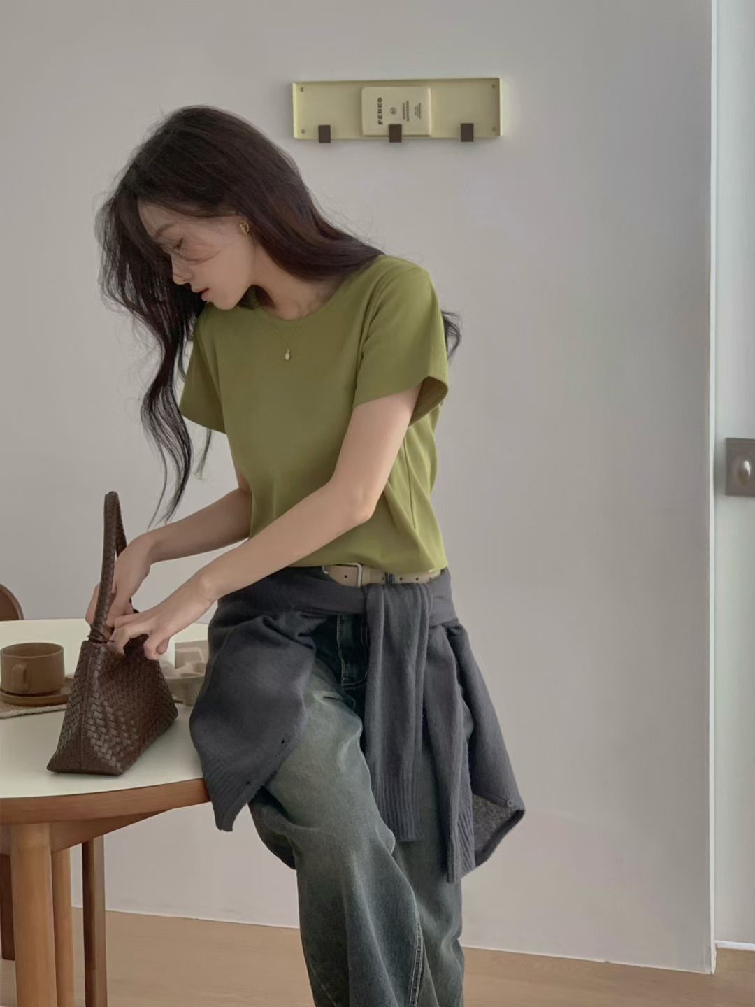 後皮革車標短版素Ｔ