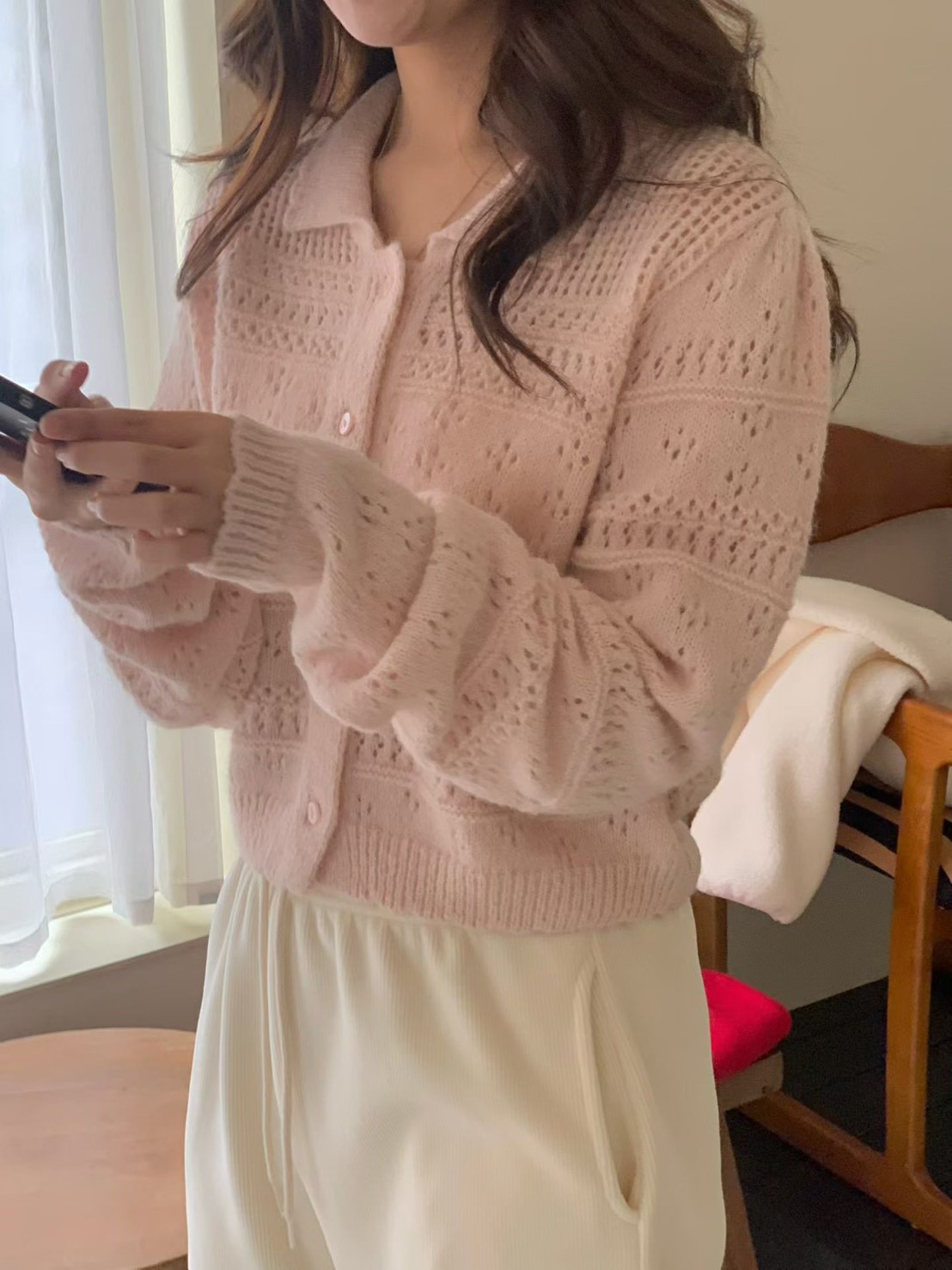 花邊翻領鏤空排釦針織衫