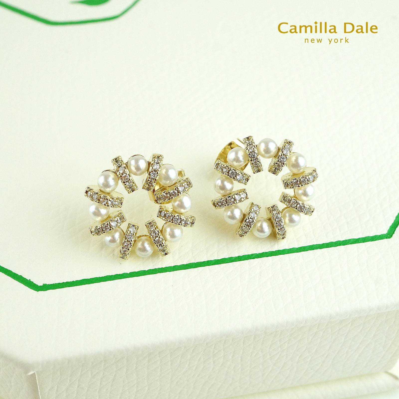 Camilla Dale 925純銀繽紛珍珠花圈耳環