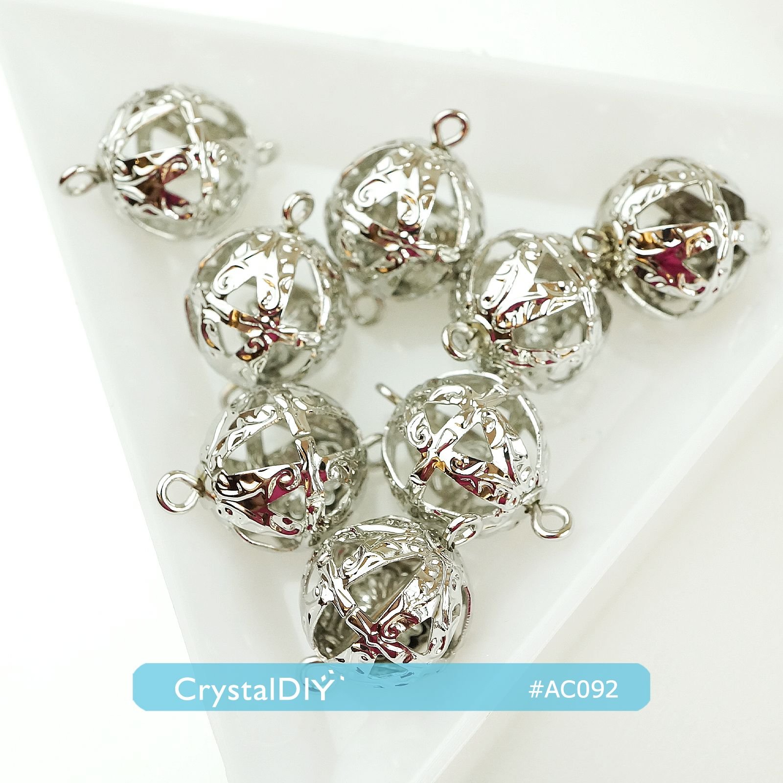 CrystalDIY 12mm雙耳圓形鐵花球(代白) 一包5入