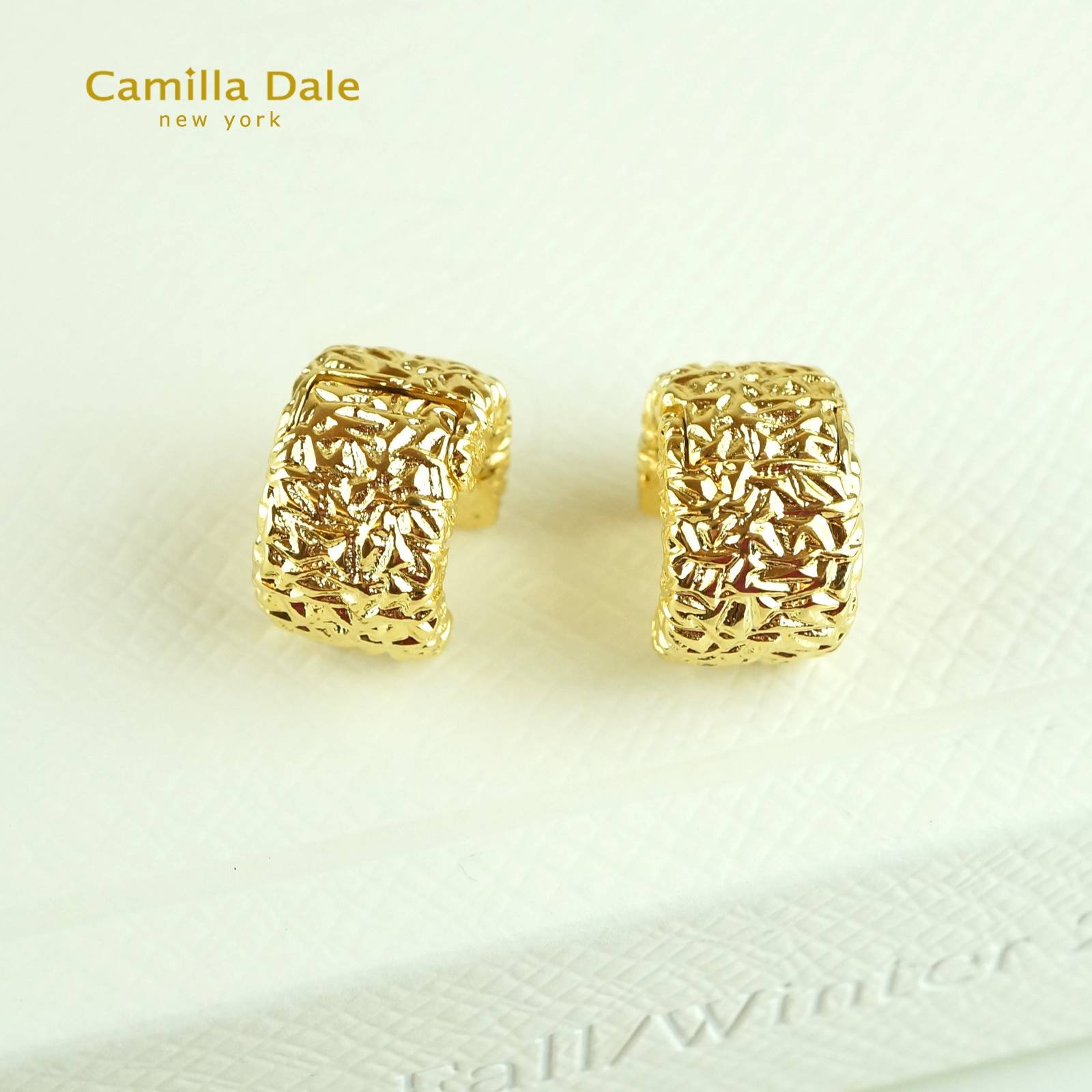 Camilla Dale 亮金箔半圓耳環 韓製
