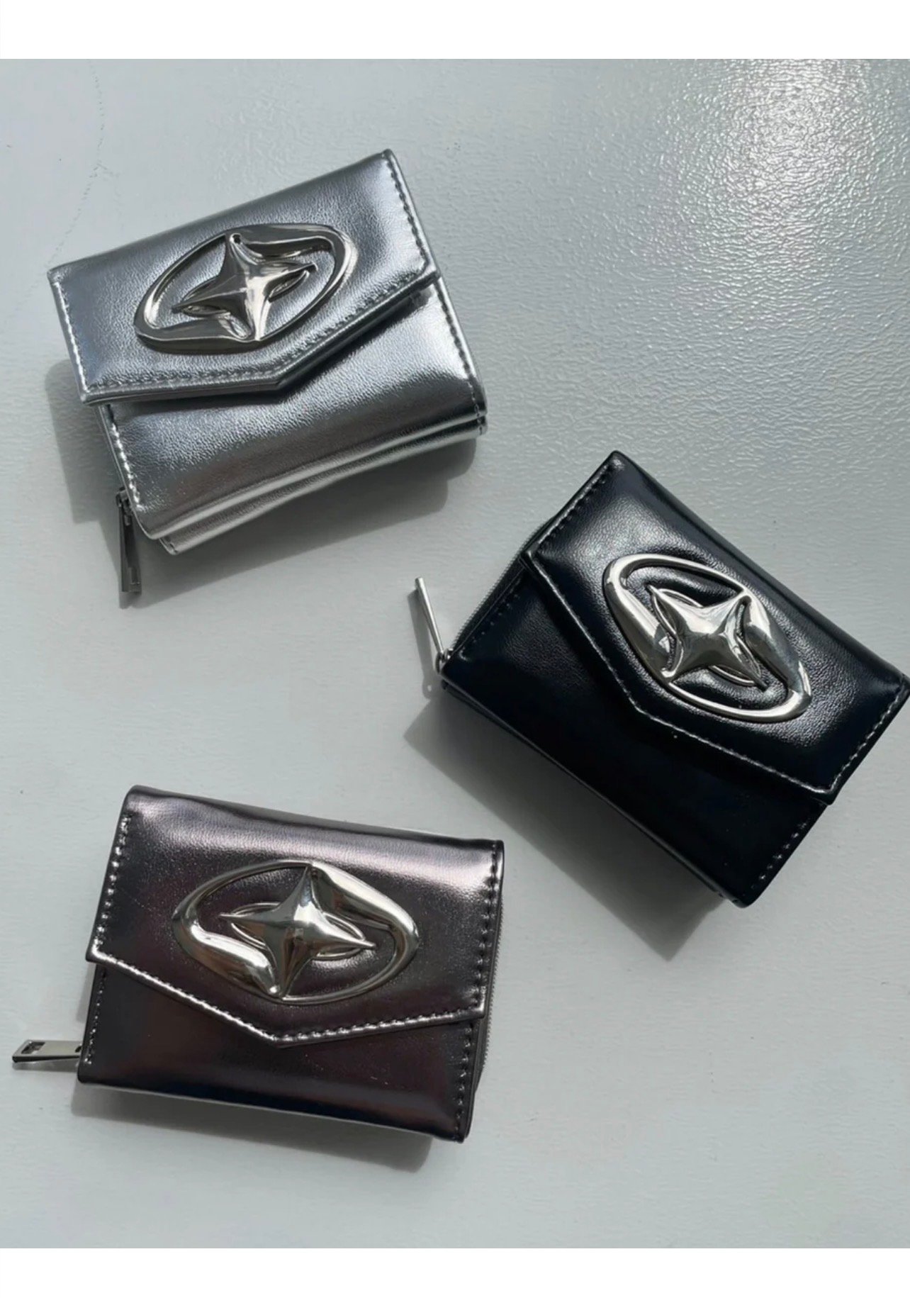 熱賣！Wego日本經典三折錢包