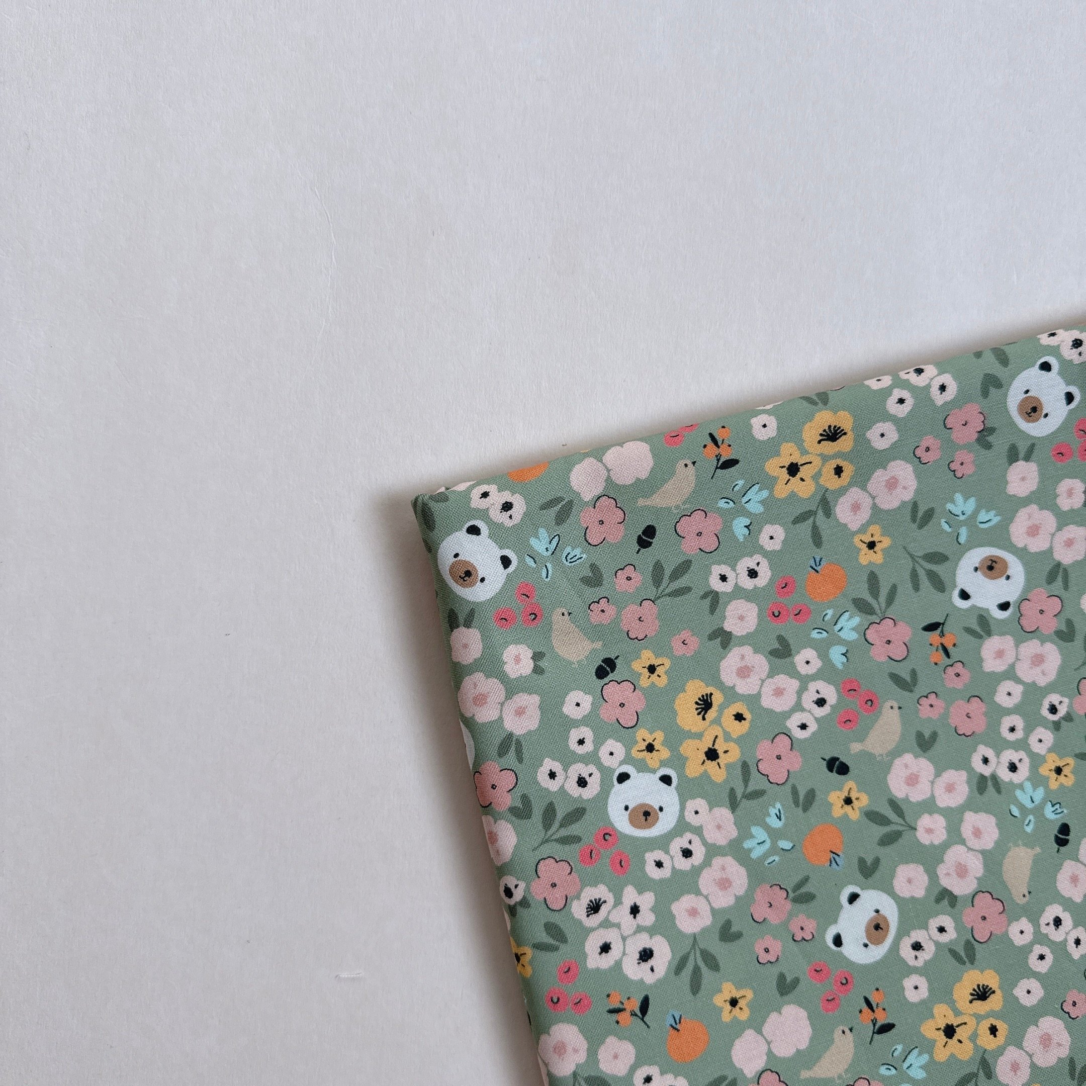 【 選布 】碎花小熊 - 下單備註顏色（綠底/黃底）