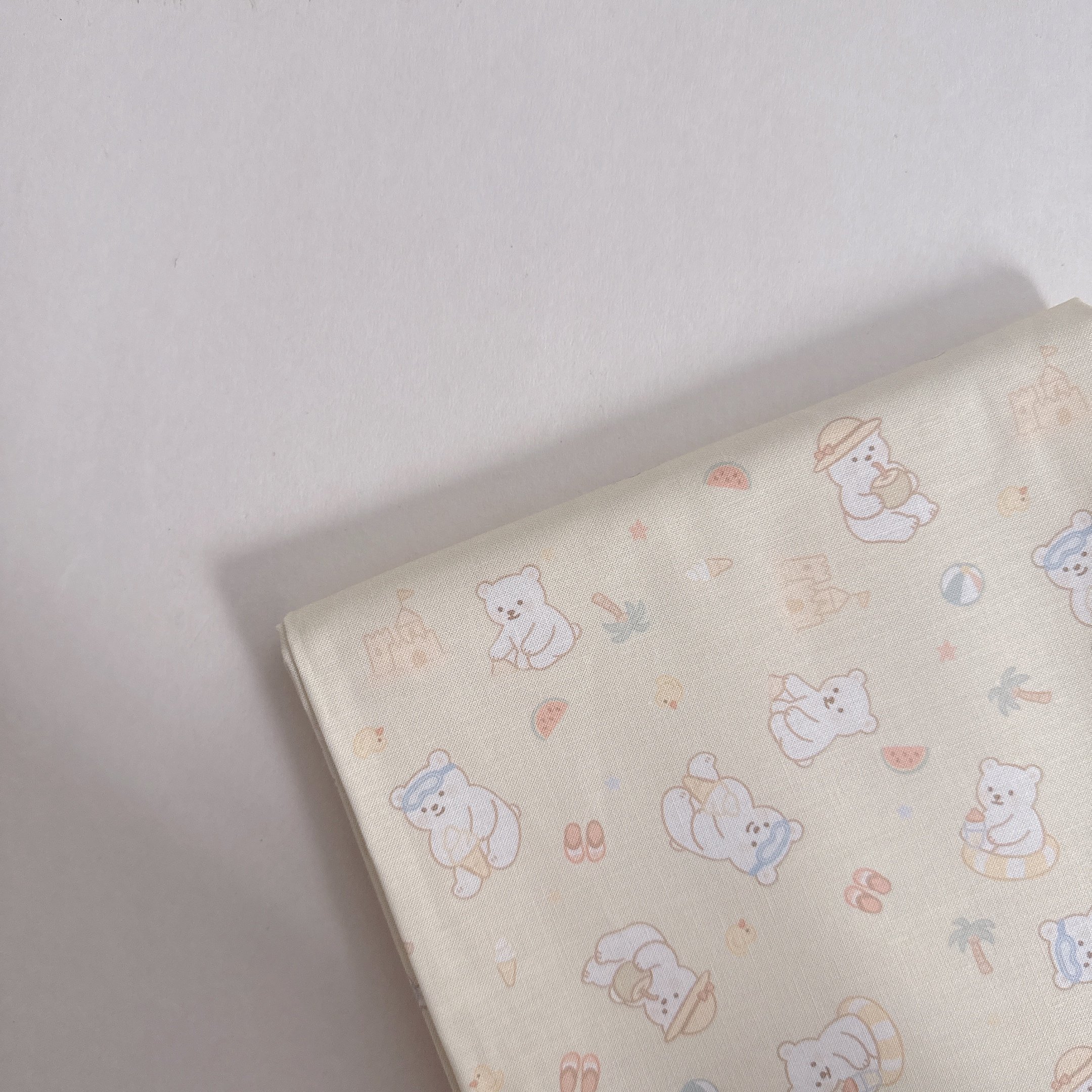 【 選布 】黃底泳圈熊 08 (台灣布）