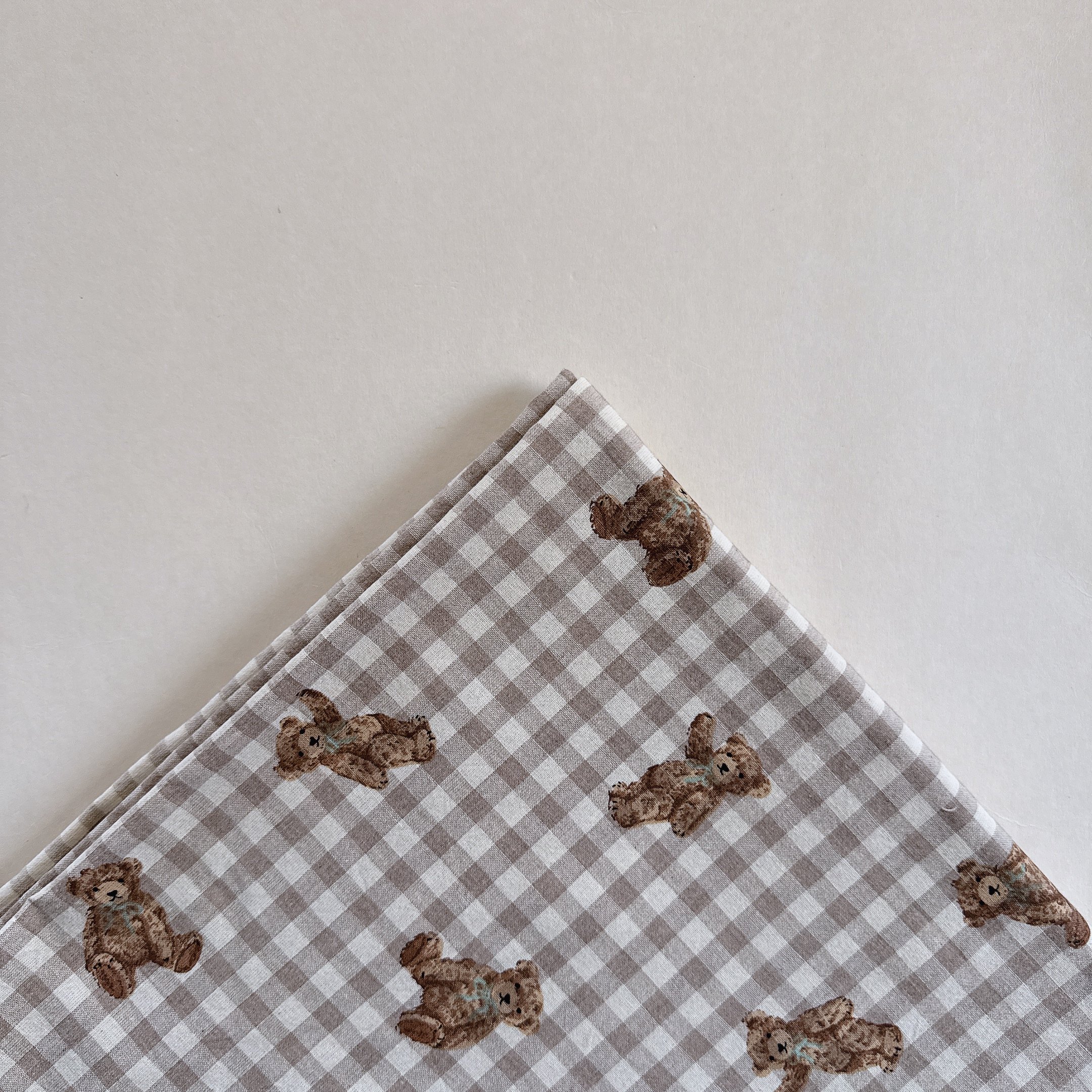 【 選布 】深色格子泰迪 - 二層紗材質