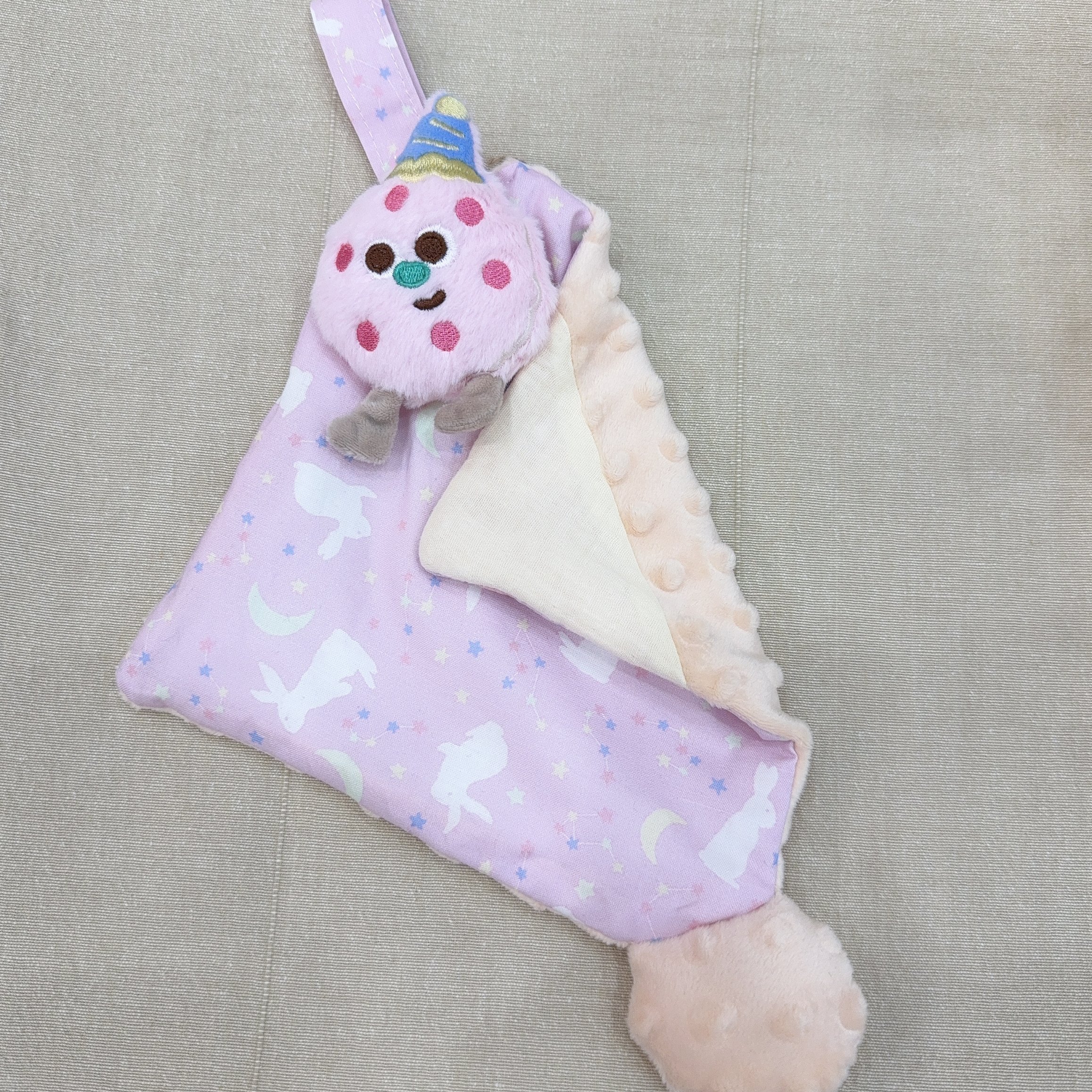 【 現貨 】娃娃安撫巾（啾啾球款）