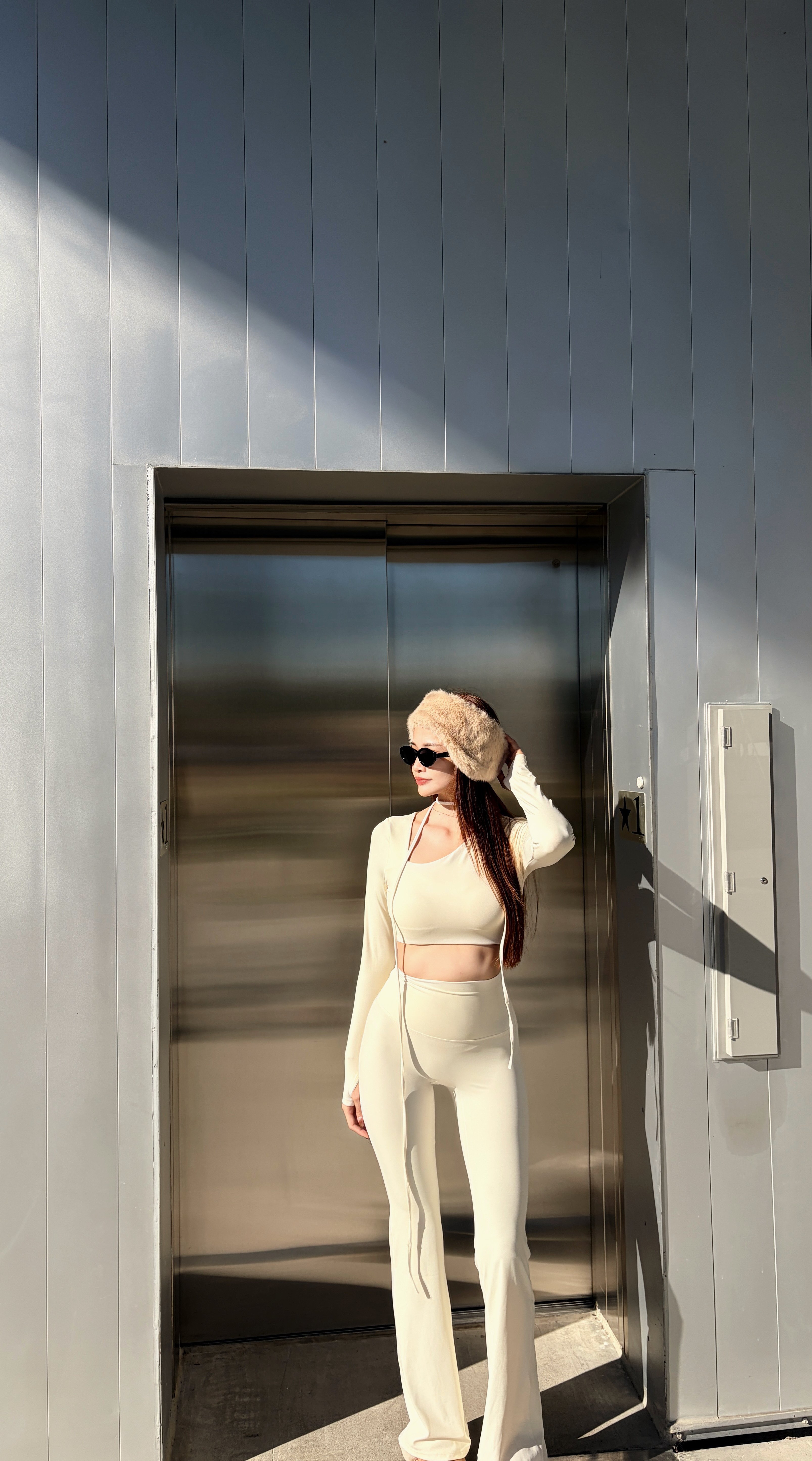 2026PILATES高腰後簍空提臀瑜珈喇叭褲 米白