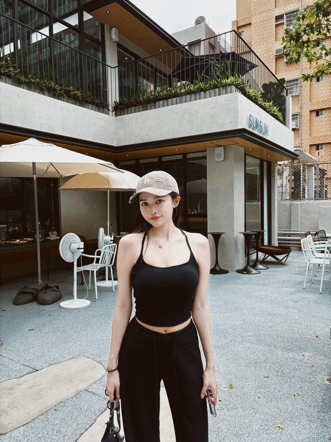 RESORT 極致直角肩繞薄感BRATOP 黑