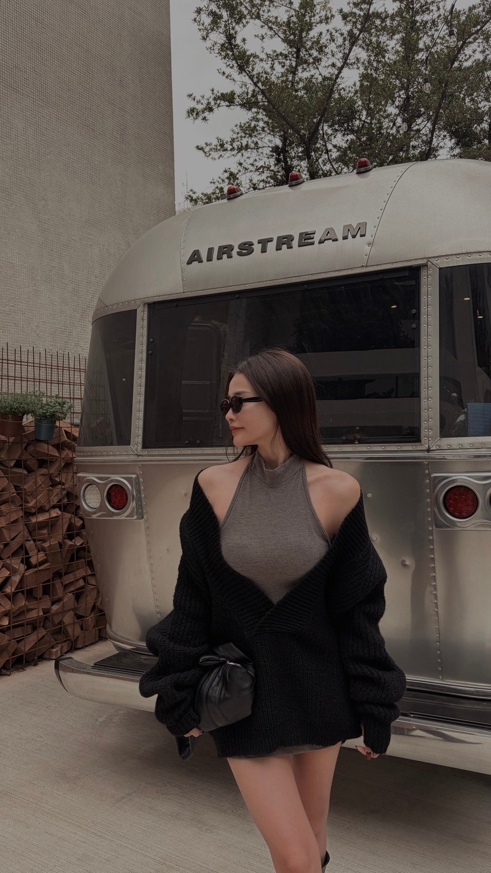 CASUAL慵懶削肩背心洋+大V領針織衣套裝