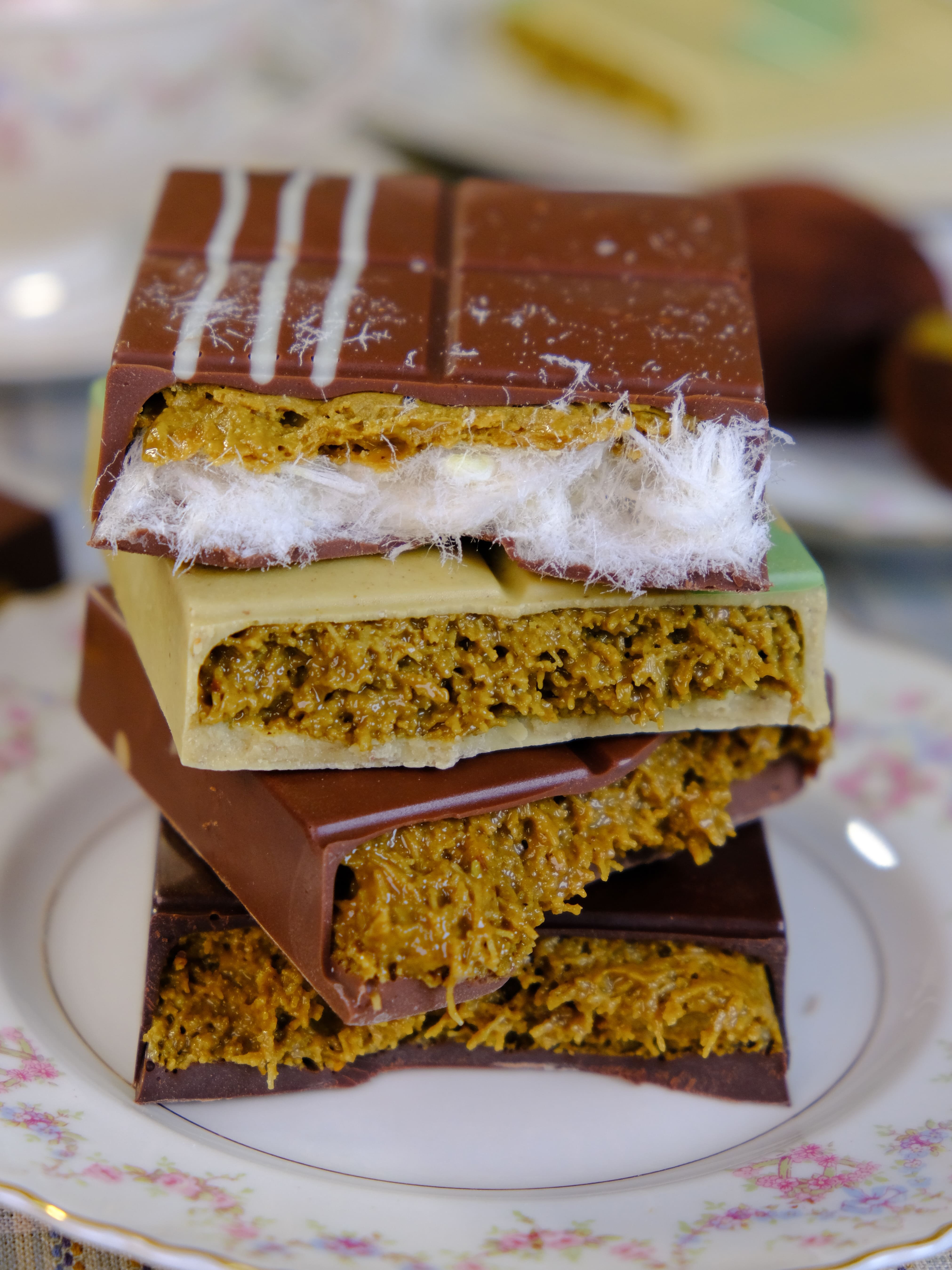 經典開心果脆巧克力