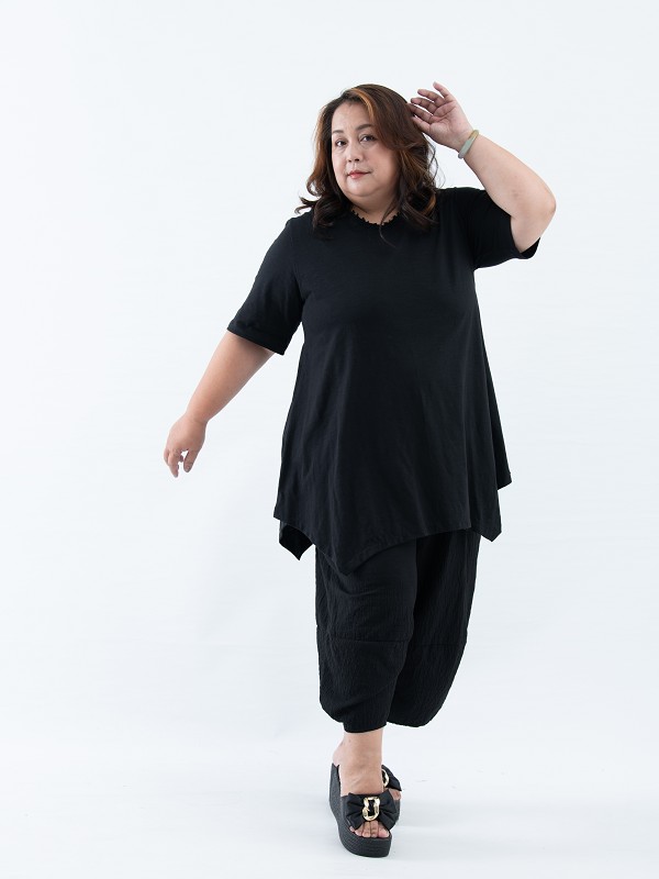 SEDA 大尺碼 領口V領下擺不規則加長上衣胸圍44.48.60英吋~體重60~150公斤左右都可以穿