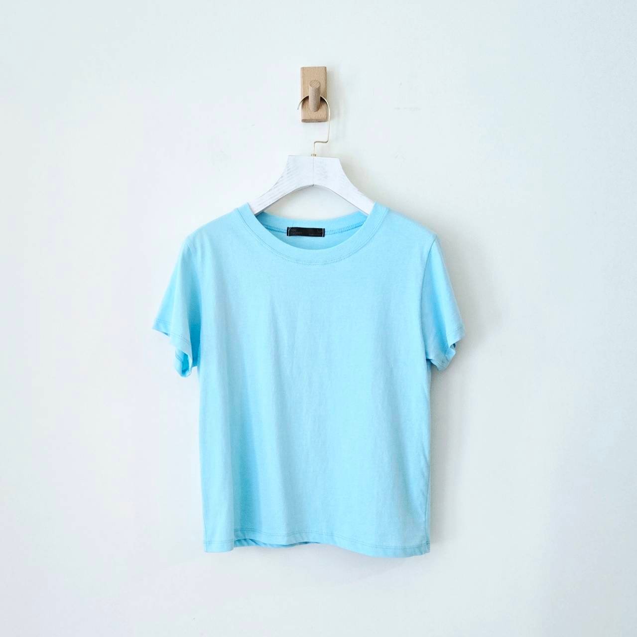 純棉素面小圓領T-shirt